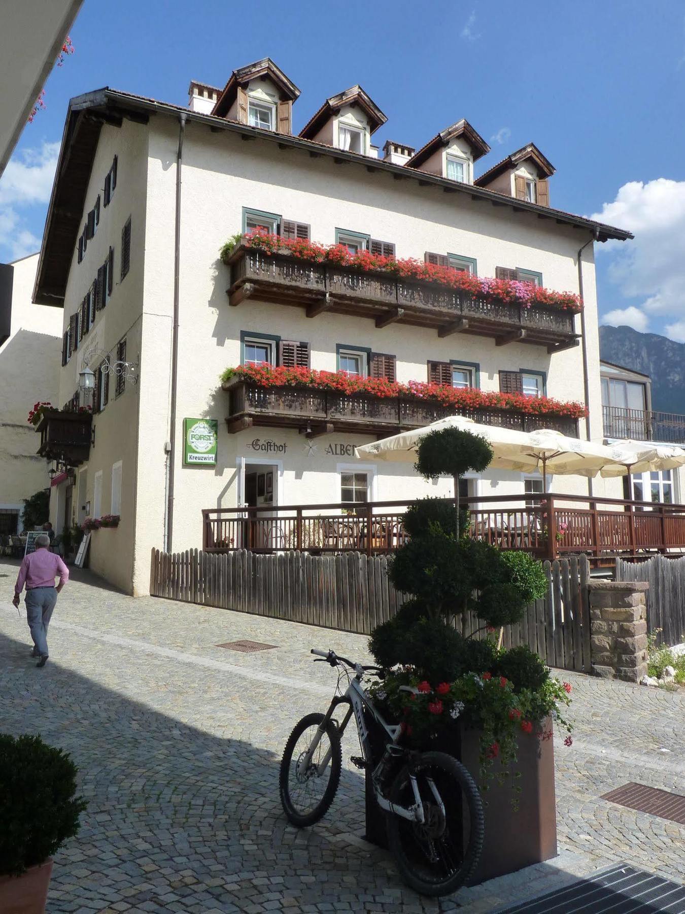 Gasthof Albergo Kreuzwirt Völs am Schlern Exterior photo