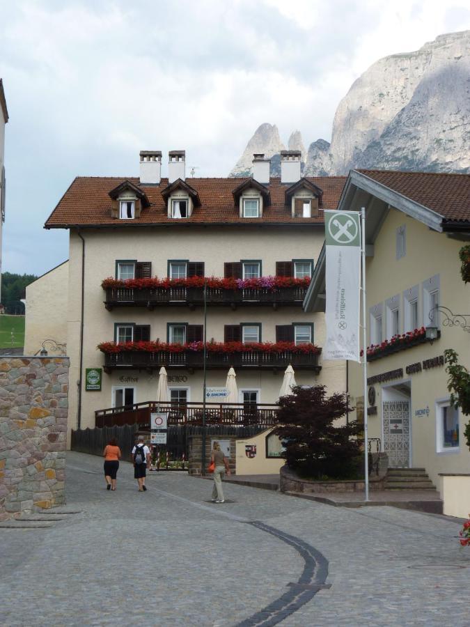 Gasthof Albergo Kreuzwirt Völs am Schlern Exterior photo